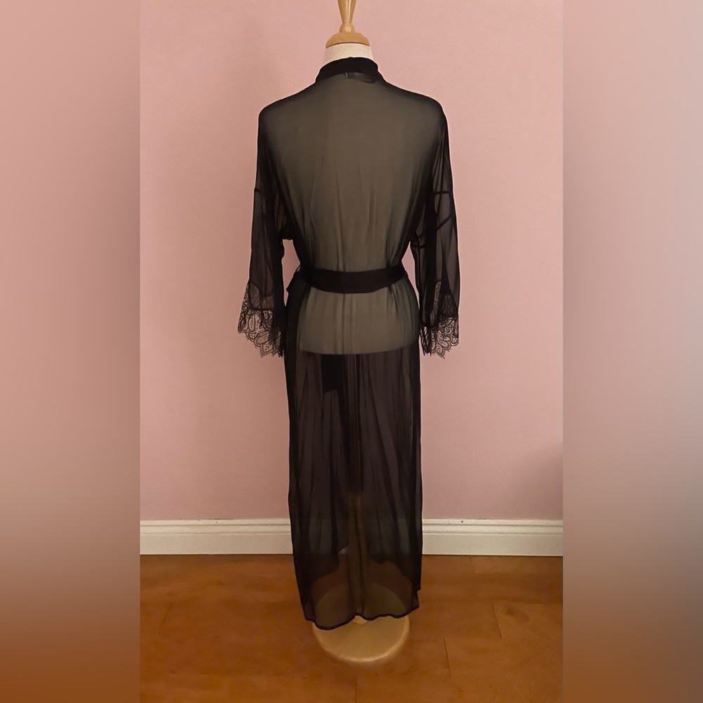 Christine Lingerie Luxury Black Silk Sheer Lace Trim Robe - Picture 3 of 7